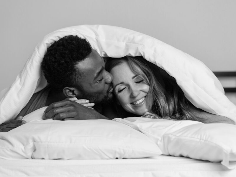 Asiática gostosa com buceta cabeluda linda - senso de humor nos relacionamentos